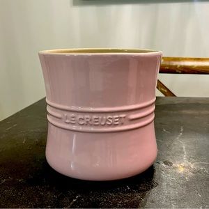 Le Creuset Utensil Crock 2.75qt. Chiffon Pink!